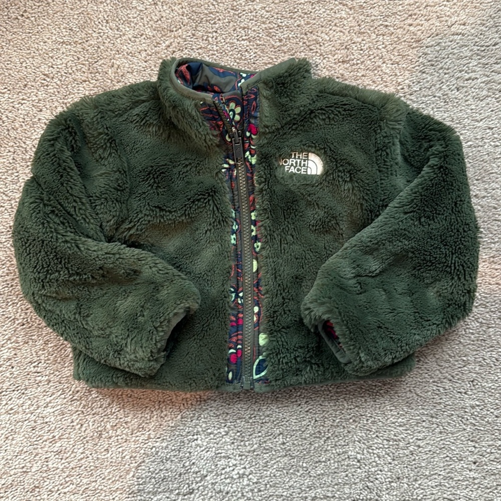 Reversible North Face Jacket! 2t